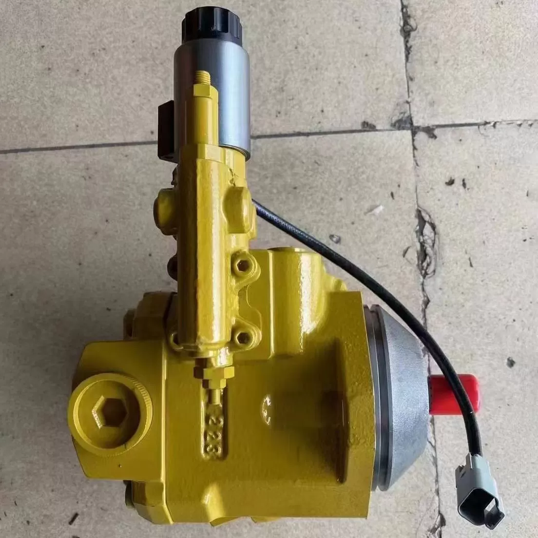 CAT 349D Fan Pump
