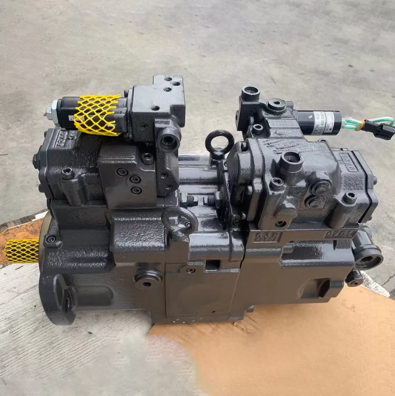 SH130-5 Main Pump KNJ11851 K7V63DTP159R-9Y2C-AVD