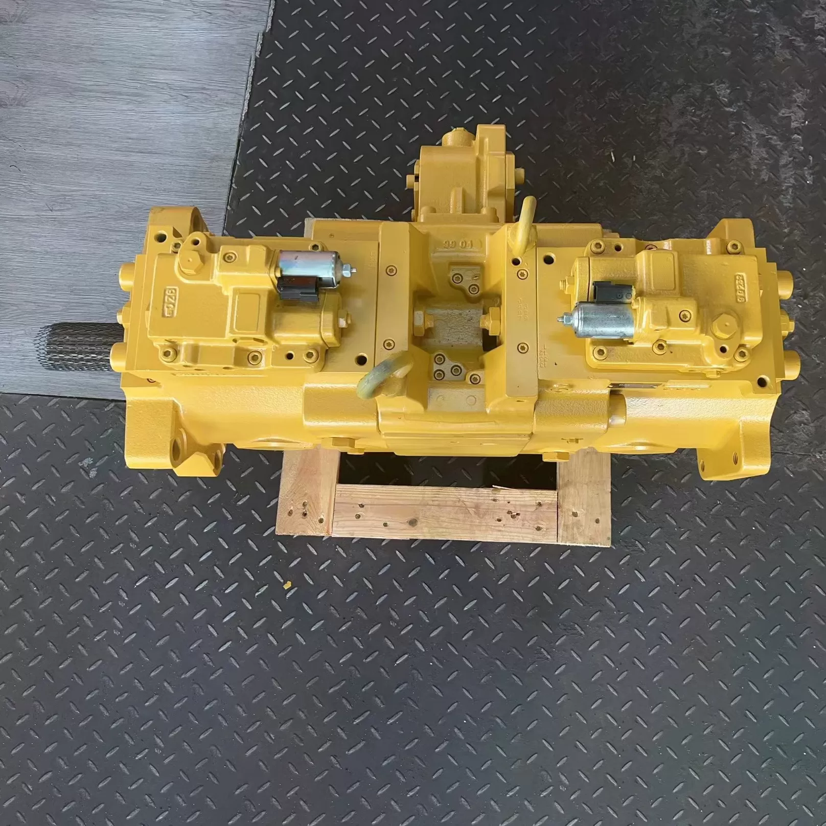 CAT 349GC Main pump 5668632 K7V180DTP